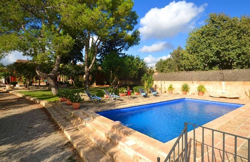 Consell House | Holiday house Consell for 1 - 12 persons with 5 bedrooms - Holiday home