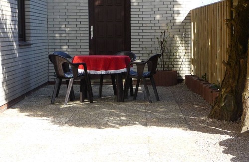 Stinteck Apartment | Holiday house with large garden, covered terrace, near the beach,