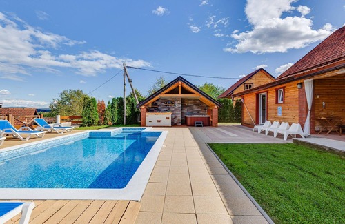 Gornje Dubrave House | Holiday house Gornje Dubrave for 1 - 7 persons with 3 bedrooms - Row house