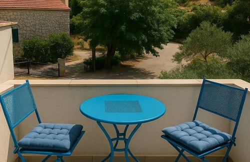 Cove Donja Krusica (Donje selo) House | Holiday house Grohote for 1 - 5 persons with 3 bedrooms - Row house