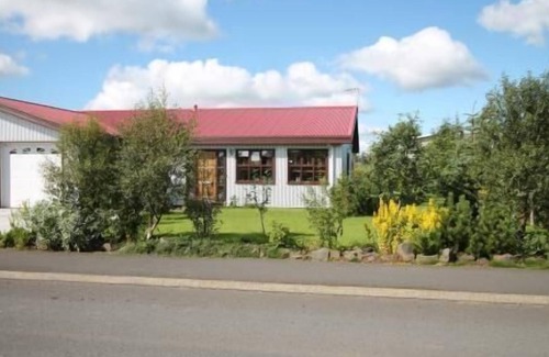 Hvolsvollur House | Holiday house Hvolsvellír for 1 - 5 persons with 2 bedrooms - Holiday home