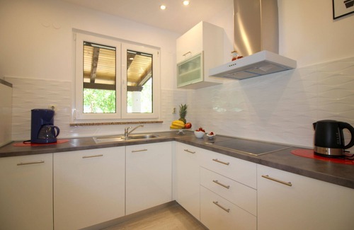 Vrvari House | Holiday house in a quiet location