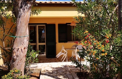 Marina di Modica House | Holiday house Marina di Modica for 1 - 4 persons with 2 bedrooms - Holiday home