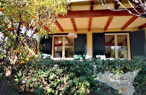 Marina di Modica House | Holiday house Marina di Modica for 1 - 4 persons with 2 bedrooms - Holiday home