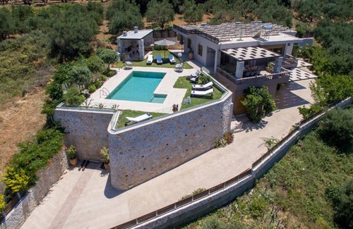 Kolymbari House | Holiday house Maleme Kriti for 1 - 8 persons with 4 bedrooms - Holiday house