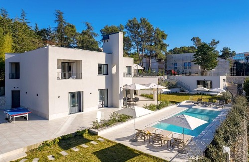 Milcetici House | Holiday house Malinska for 1 - 12 persons with 6 bedrooms - Holiday home