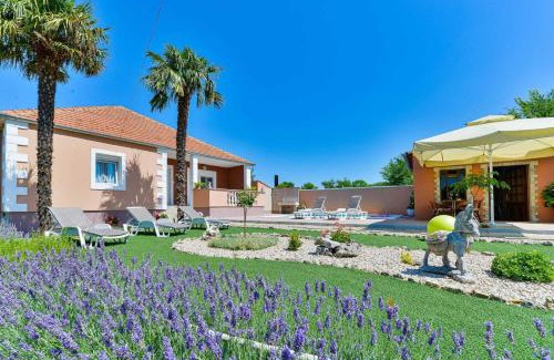 Benkovac House | Holiday House MERI, 5+2, Benkovac
