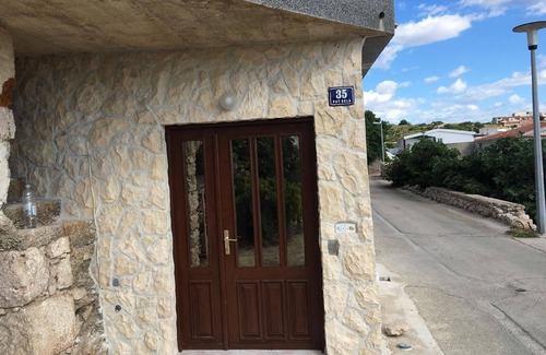 Metajna House | Holiday house Metajna for 1 - 8 persons with 4 bedrooms - Row house