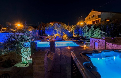 Susica House | Holiday house Murter (Ort) for 1 - 22 persons with 11 bedrooms - Holiday apartment in one or multi-f
