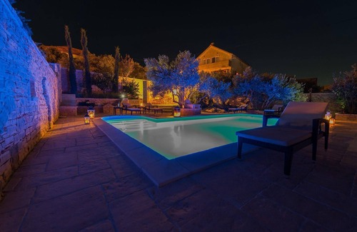 Susica House | Holiday house Murter (Ort) for 1 - 22 persons with 11 bedrooms - Holiday apartment in one or multi-f
