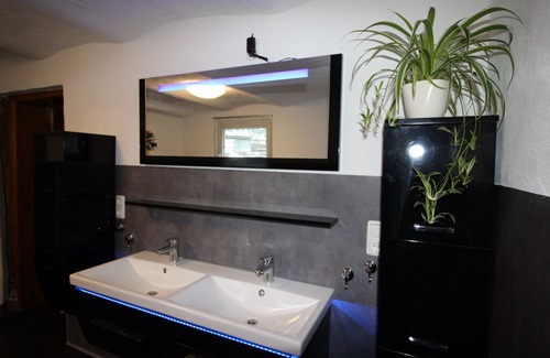 Ortsmitte House | Holiday house near Winterberg with sauna and whirlpool up to 12 people
