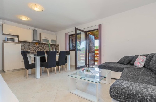 Sikici House | Holiday house Pula for 1 - 6 persons with 2 bedrooms - Holiday home