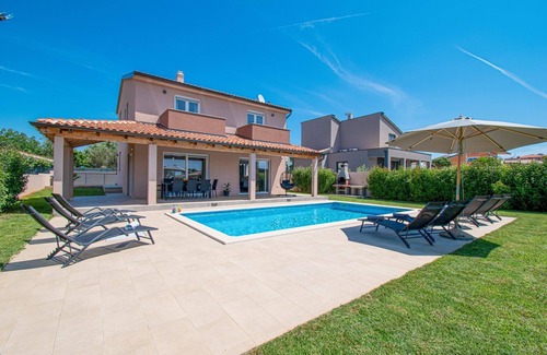 Sikici House | Holiday house Pula for 1 - 8 persons with 4 bedrooms - Holiday home