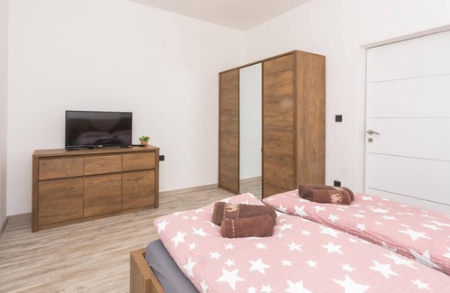 Drnis House | Holiday house Siveric for 1 - 8 persons with 4 bedrooms - Holiday house