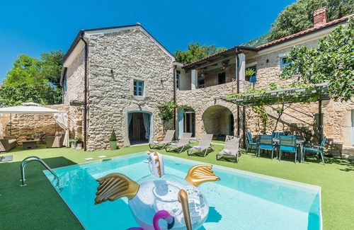 Tribalj House | Holiday house Tribalj for 1 - 8 persons with 4 bedrooms - Holiday house