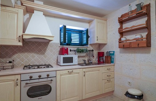 Zagvozd House | Holiday house Zagvozd for 1 - 8 persons with 3 bedrooms - Holiday home