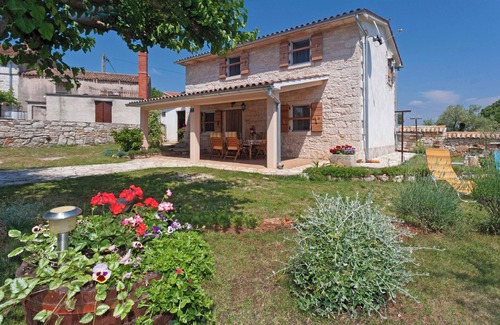 Bubani House | Holiday house Zvana * private garden, terrace, BBQ, free WiFi, 3 km to the sea