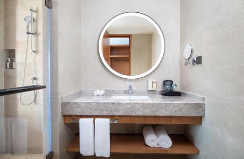 Shuangluan District Hotel | Holiday Inn Chengde Park View by IHG