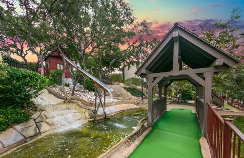 Canyon Lake Apartment | Holiday Inn Club Vacations Hill Country Resort