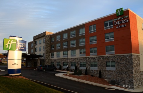 Monroeville Hotel | Holiday Inn Express & Suites Pittsburgh - Monroeville, an Ihg Hotel