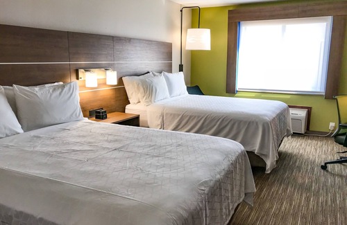 Lubbock Hotel | Holiday Inn Express & Suites Lubbock West by IHG