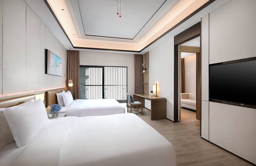 Tianya District Hotel | Holiday Inn Hotel and Suites Sanya Yalong Bay by IHG