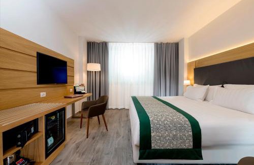 Naples Hotel | Holiday Inn Naples by IHG