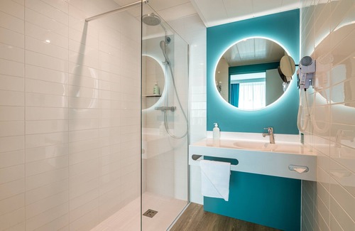 Centre Erlon Hotel | Holiday Inn Reims Centre by IHG (Chambres Rénovées)
