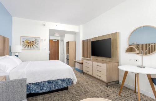 Pensacola Beach Resort | Holiday Inn Resort Pensacola Beach Gulf Front by IHG