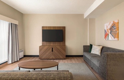Downtown Vancouver Hotel | Holiday Inn & Suites Vancouver Downtown by IHG
