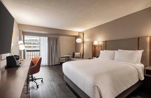 Downtown Vancouver Hotel | Holiday Inn & Suites Vancouver Downtown by IHG