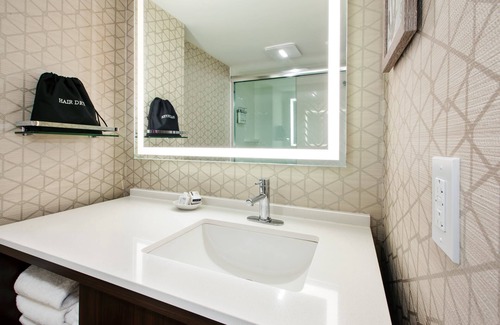 Northeast Virginia Beach Hotel | Holiday Inn Va Beach-Oceanside (21st St) by IHG