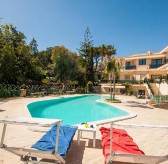 Posillipo Apartment | Holiday Naples - Big Apartment on The Swimming Pool in front of Capri