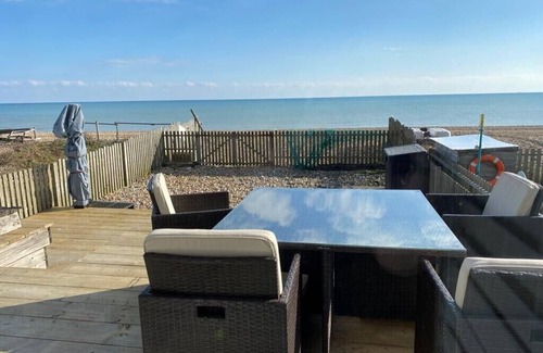 Pevensey House | Holiday on the beach