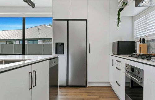 Wharewaka House | Holiday Pavilion in Taupo