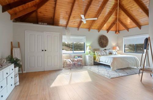 Callala Bay House | Holiday Retreat Jervis Bay - 5 Min Walk to Bay