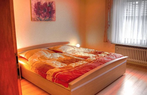 Spiesen-Elversberg Apartment | Holiday room with garden
