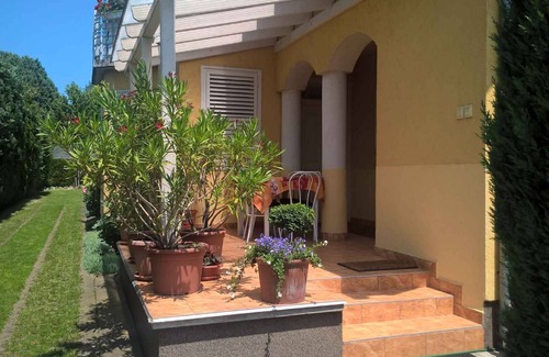 Keszthely Apartment | Holiday room with pool and air conditioning
