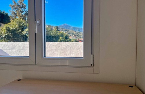 Montijos Apartment | Holiday Studio 'Finca Ten Days - El Teide' with Sea View, Wi-Fi and Air Conditioning