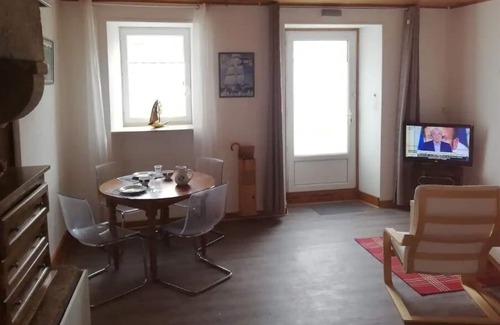 Lesneven Apartment | Holiday studio - La grande cheminée