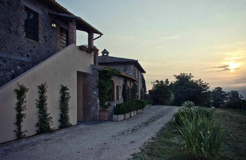 Corbara Villa | holiday vacation large villa rental italy, umbria, orvieto, near rome, countryside, pool, views, internet wi-fi, air con