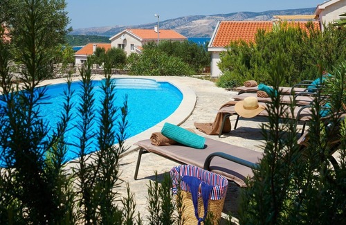 Stari Grad Villa | Holiday villa Isabella with private pool and beautiful garden