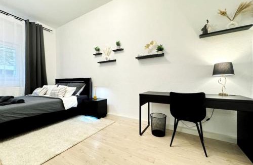 Gesundbrunnen Apartment | HolidayHome Apartments I Spacious Private Room in Heart of Berlin