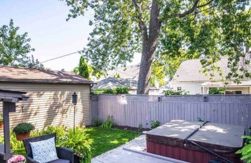 Hamilton House | Holliday Oasis w/Hot Tub!