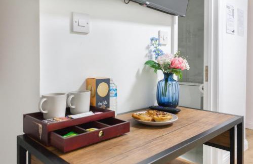 Islington Apartment | Holloway Budget Apartment - 1 Minute to Emirates Stadium - Next to Station - City Center