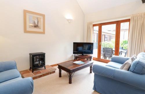 Wood Norton House | Holly Berry