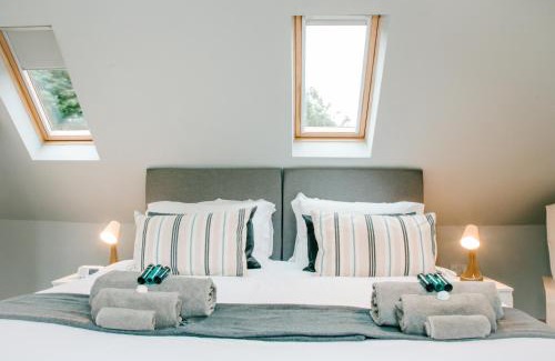 Boraston House | Holly Cottage, 2 bed house, sleeps 6