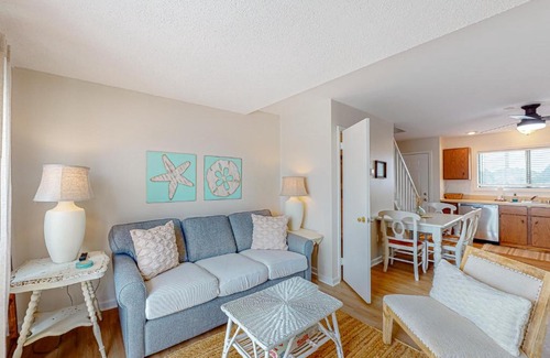 Caine Woods House | Holly Point B5