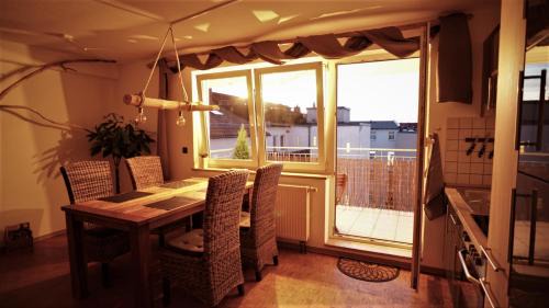 Cottbus Apartment | Holzmichel FEWO mit Balkon
