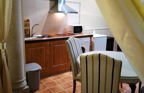 San Martin de Valdeiglesias Apartment | Homerez - Nice studio for 4 ppl. at San Martín de Valdeiglesias